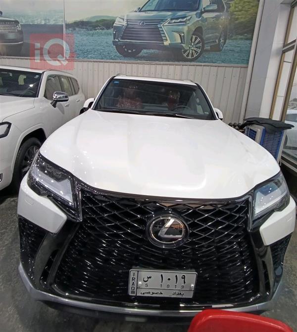 Lexus for sale in Iraq
